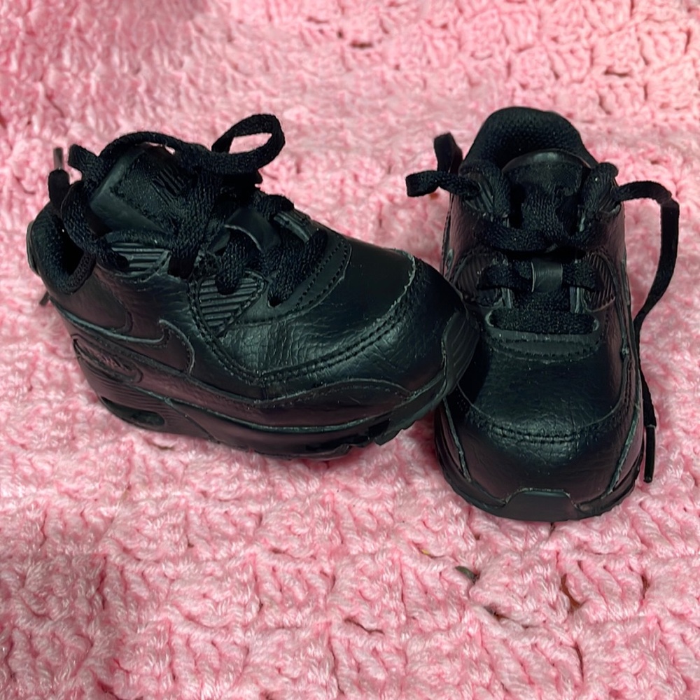 Black Nike’s
